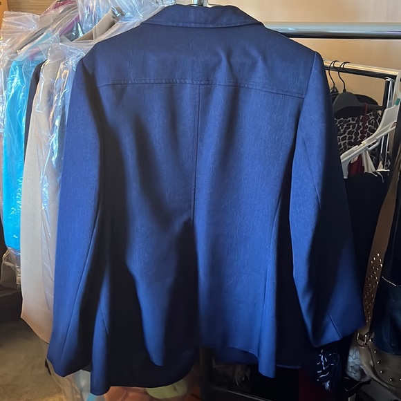 Jacket - Picture 2 of 4
